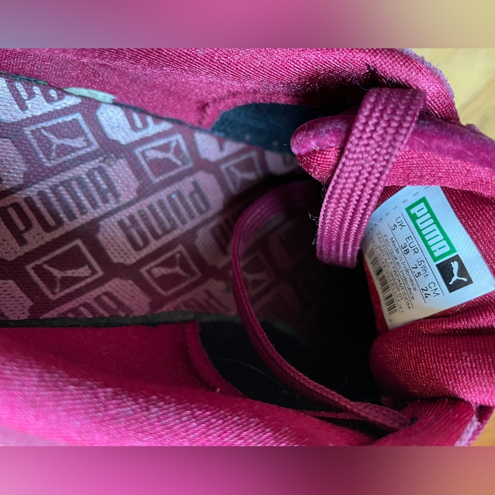Puma Women's Suede Classic Velvet Casual Sneakers - Picture 7 of 11